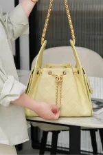 Chanel/香奈兒 25S Small Hobo 抽绳水桶包 小鷄黃：圖片 3