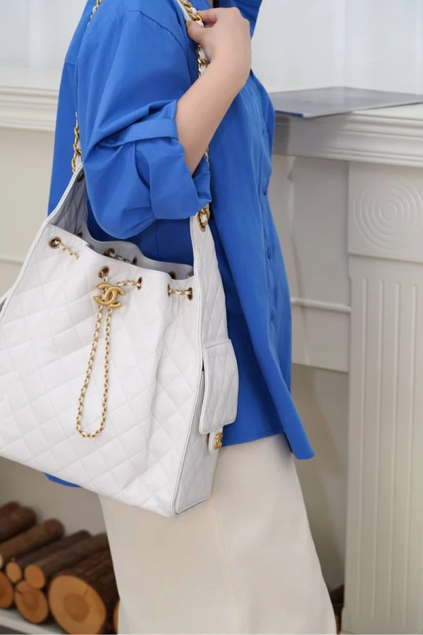 Chanel/香奈兒 25S Small Hobo 抽绳水桶包 白金色：圖片 7