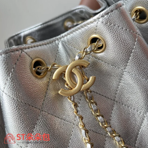 高仿香奈兒/CHANEL 25C Hobo 肩背包｜金屬亮面銀色：圖片 3