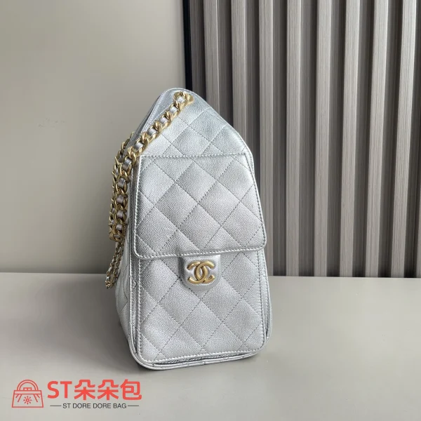 高仿香奈兒/CHANEL 25C Hobo 肩背包｜金屬亮面銀色：圖片 4
