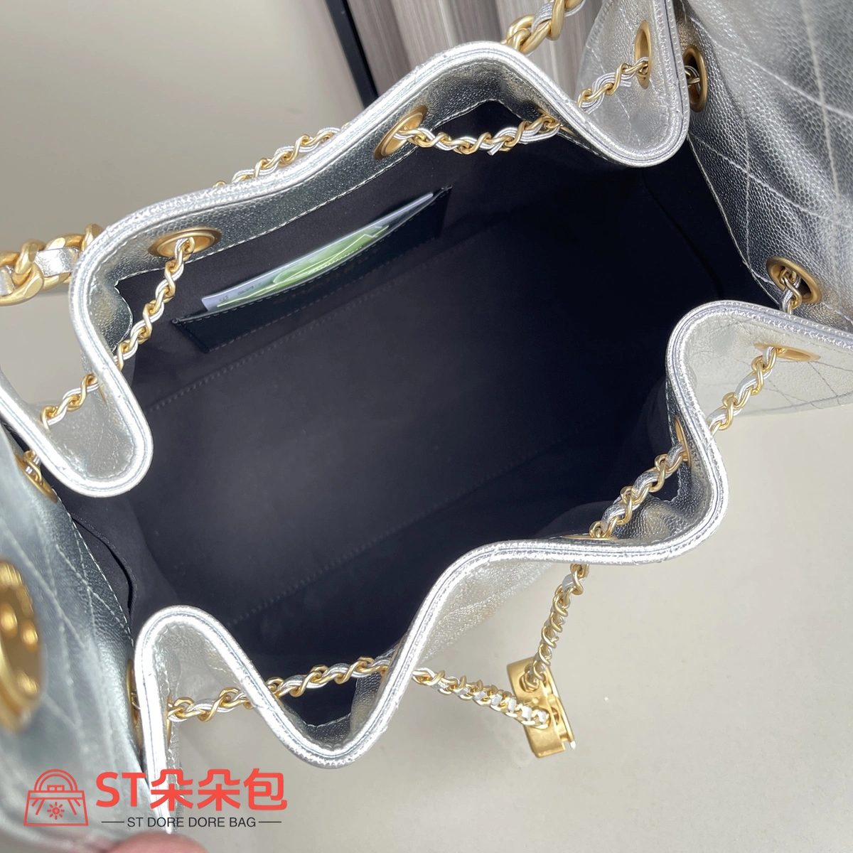 高仿香奈兒/CHANEL 25C Hobo 肩背包|金屬亮面銀色 8 高仿香奈兒/CHANEL 25C Hobo 肩背包|金屬亮面銀色
