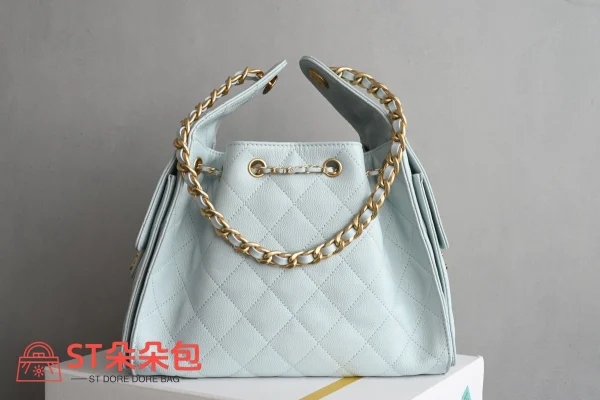 高仿香奈兒/Chanel 25S 菱格紋抽繩鏈條淺藍色水桶包：圖片 3