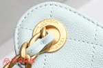 高仿香奈兒/Chanel 25S 菱格紋抽繩鏈條淺藍色水桶包：圖片 8