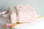 高仿香奈兒/Chanel Vanity Case 菱格紋方盒型鏈條斜挎包 粉色：圖片 5