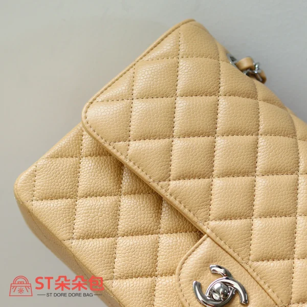 高仿香奈兒/Chanel Classic Flap 杏色中號翻蓋肩背包：圖片 6