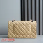高仿香奈兒/Chanel Classic Flap 杏色中號翻蓋肩背包：圖片 10