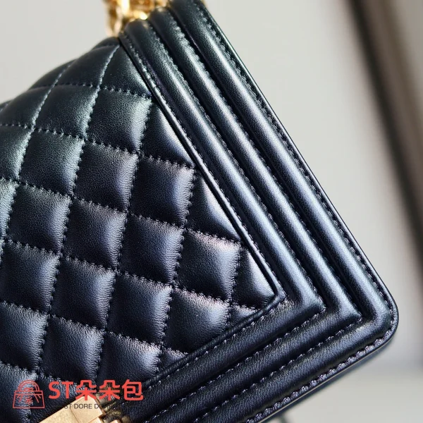 高仿香奈兒/Chanel Leboy系列25cm中號黑色肩背包：圖片 6