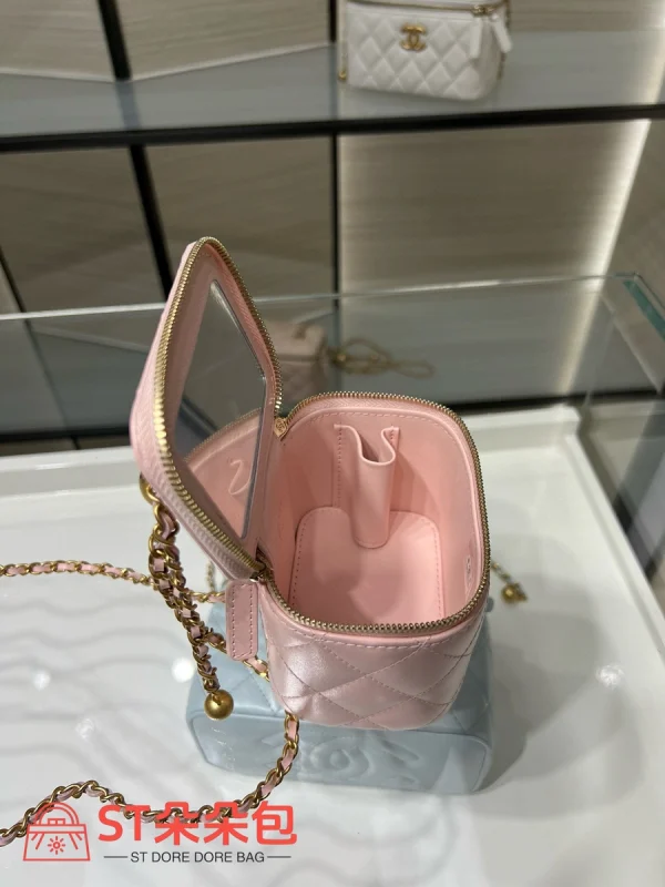 高仿香奈兒/Chanel Vanity Case 迷你菱格紋鏈條化妝包：圖片 9