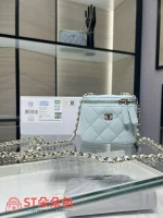 高仿香奈兒/Chanel Box Bag菱格紋鏈條斜挎化妝包 淺藍色：圖片 2