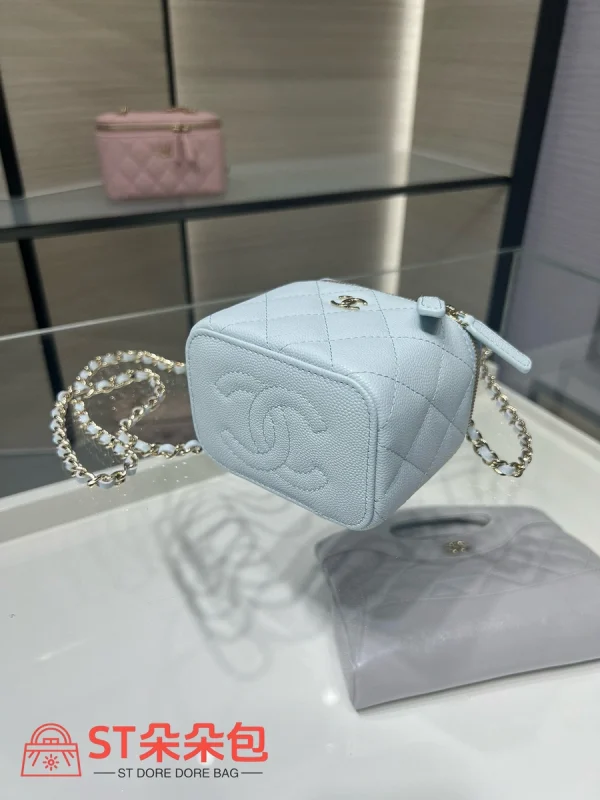 高仿香奈兒/Chanel Box Bag菱格紋鏈條斜挎化妝包 淺藍色：圖片 5