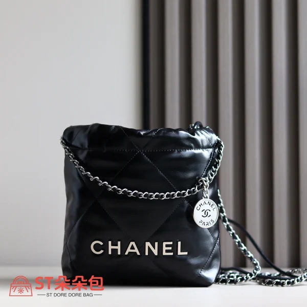 高仿香奈兒/Chanel 22 Mini 垃圾袋肩背包｜黑色亮面牛皮：圖片 2