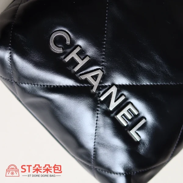 高仿香奈兒/Chanel 22 Mini 垃圾袋肩背包｜黑色亮面牛皮：圖片 3