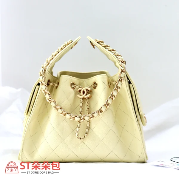 高仿香奈兒/CHANEL 25C Hobo 肩背包｜魚子醬小牛皮亮黃色：圖片 2