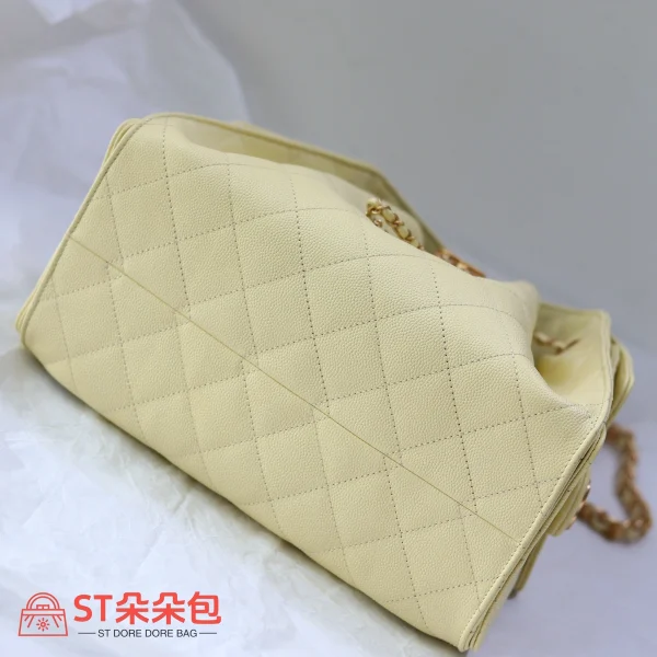 高仿香奈兒/CHANEL 25C Hobo 肩背包｜魚子醬小牛皮亮黃色：圖片 5