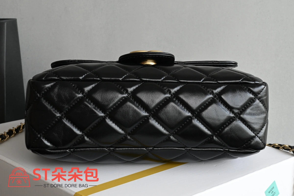 高仿香奈兒/Chanel 經典款經典菱格紋鏈條翻蓋馬鞍包黑色 4 高仿香奈兒/Chanel 經典款經典菱格紋鏈條翻蓋馬鞍包黑色