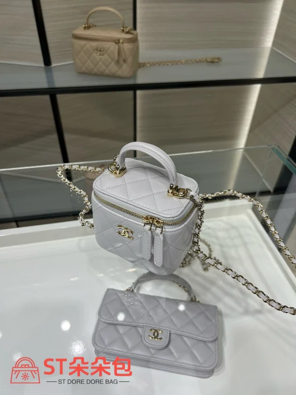 高仿香奈兒/Chanel 24P 早秋迷你菱格紋化妝包 淺灰色：圖片 7