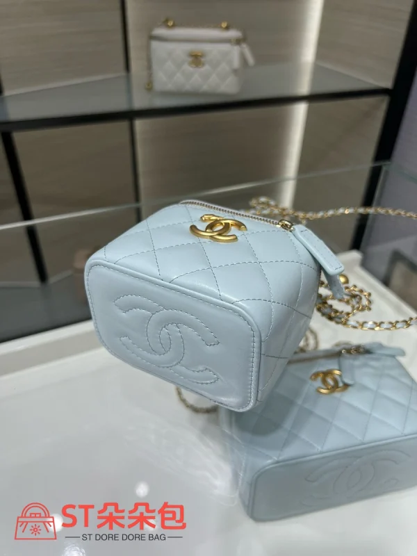 高仿香奈兒/Chanel Vanity Case 迷你鏈條方盒包 淺藍色：圖片 5