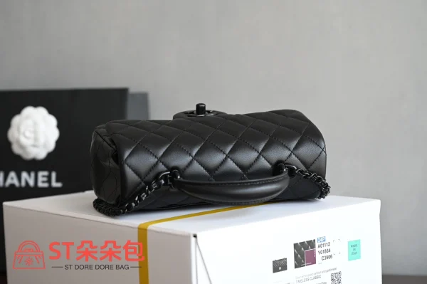 高仿香奈兒/Chanel 經典系列帶手柄菱格紋翻蓋包黑色：圖片 6