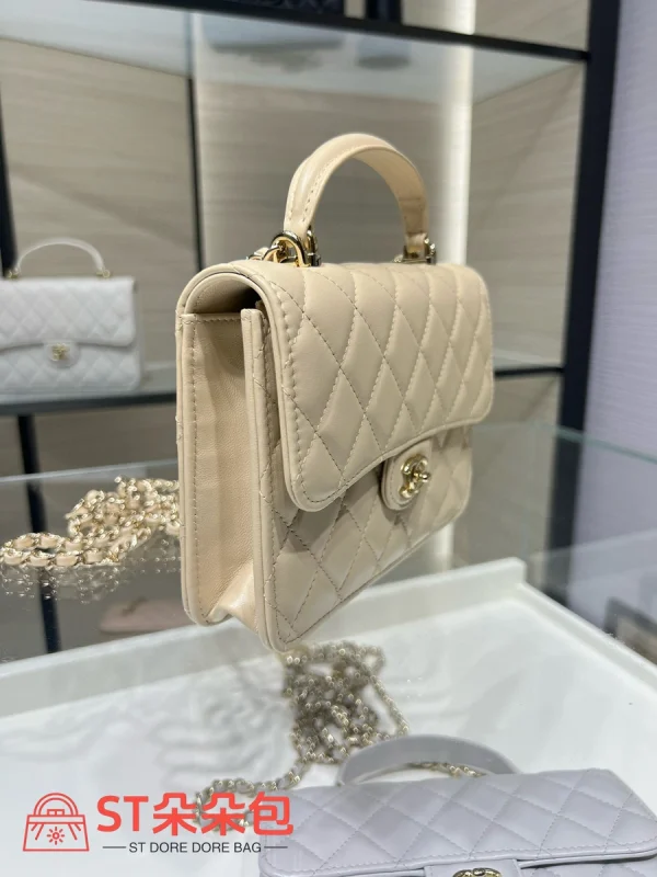 高仿香奈兒/Chanel Premiere經典菱格紋翻蓋手提包米白色：圖片 4