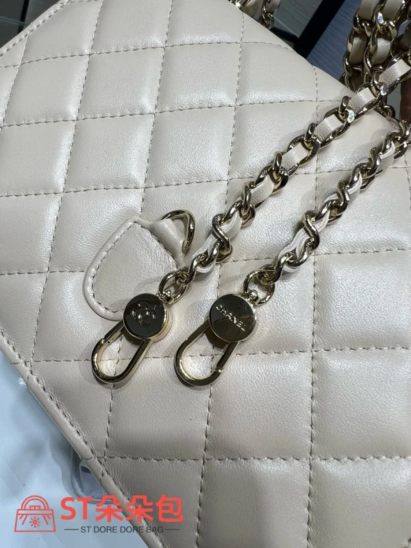 高仿香奈兒/Chanel Premiere經典菱格紋翻蓋手提包米白色：圖片 10