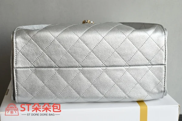 高仿香奈兒/Chanel 22 Bag 抽繩式鏈條手提包 銀色：圖片 5