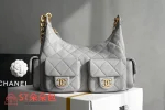 高仿香奈兒/Chanel 19系列菱格紋雙C鏈條肩包 淺灰色：圖片 2
