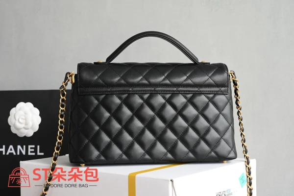 高仿香奈兒/Chanel Classic Flap 黑色菱格紋翻蓋手提單肩包：圖片 3
