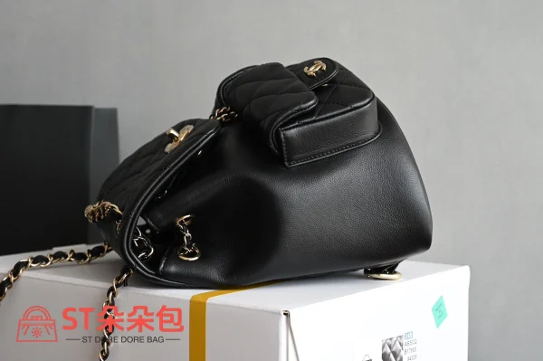 高仿香奈兒/Chanel Classic系列 黑色雙肩包：圖片 4