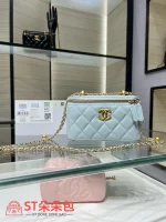 高仿香奈兒/Chanel Vanity系列淡藍色菱格紋鏈條裝飾化妝包：圖片 2