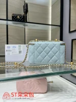 高仿香奈兒/Chanel Vanity系列淡藍色菱格紋鏈條裝飾化妝包：圖片 3