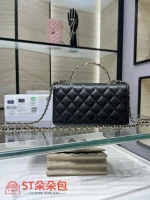 高仿香奈兒/Chanel WOC 帶手柄翻蓋包 深藍色：圖片 3