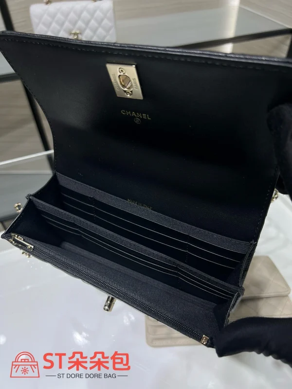 高仿香奈兒/Chanel WOC 帶手柄翻蓋包 深藍色：圖片 9