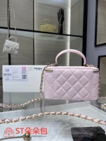 高仿香奈兒/Chanel Vanity 菱格紋黑色皮質鏈條手提化妝包：圖片 3
