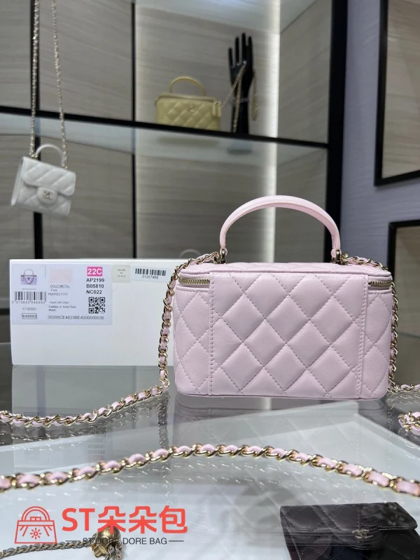 高仿香奈兒/Chanel Vanity 菱格紋黑色皮質鏈條手提化妝包：圖片 3