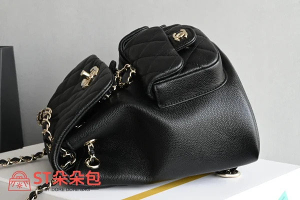 高仿香奈兒/Chanel 經典菱格紋皮革雙肩包 黑色：圖片 5