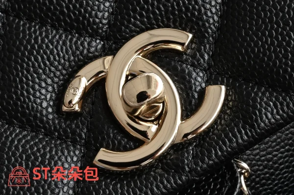 高仿香奈兒/Chanel 經典菱格紋皮革雙肩包 黑色：圖片 7