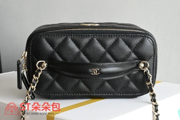 高仿香奈兒/Chanel Vanity Case 菱格紋雙C扣鏈條黑色化妝包：圖片 6