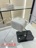 高仿香奈兒/Chanel Wallet on Chain 淺灰色迷你菱格紋鏈條零錢包：圖片 5