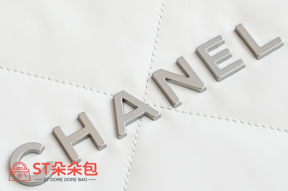 高仿香奈兒/Chanel 22 白色 垃圾袋 6 高仿香奈兒/Chanel 22 白色 垃圾袋