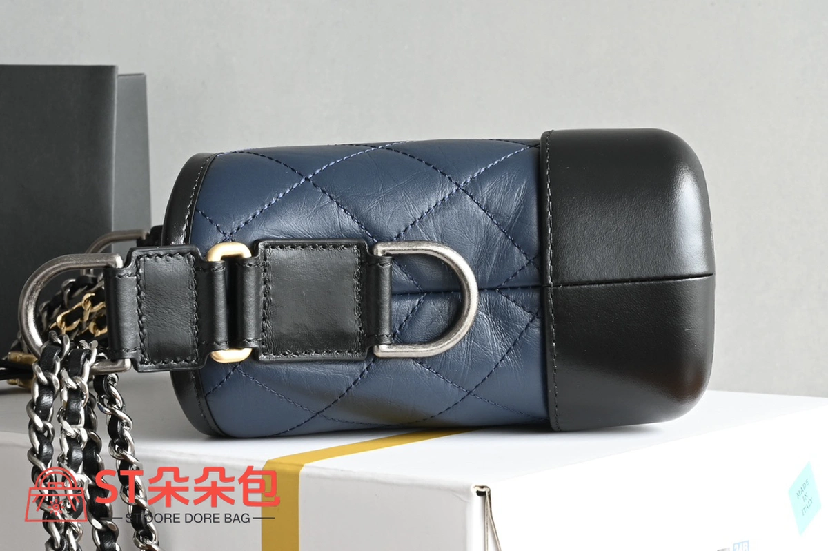 高仿香奈兒/Chanel Gabrielle流浪包 藍黑拼色單肩斜挎包 5 高仿香奈兒/Chanel Gabrielle流浪包 藍黑拼色單肩斜挎包