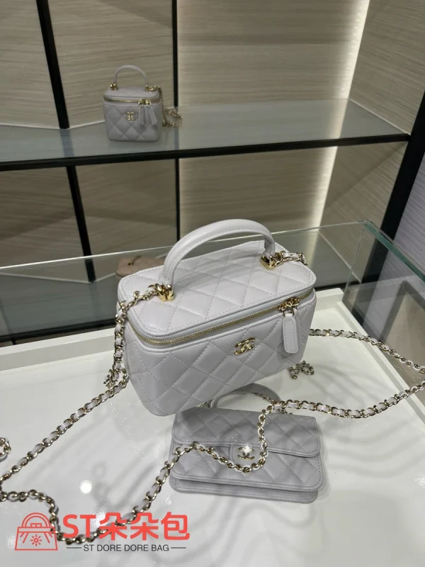 高仿香奈兒/Chanel  Vanity Case 淺灰色小型化妝包：圖片 5