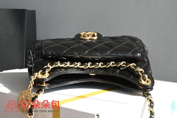 高仿香奈兒/Chanel Classic Flap菱格紋翻蓋鏈條黑色單肩包：圖片 6
