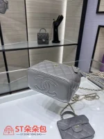 高仿香奈兒/Chanel  Vanity Case 菱格紋鏈條手提化妝包 灰色：圖片 5