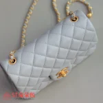 高仿香奈兒/Chanel Classic Flap 經典翻蓋金球小號淺灰單肩斜挎包：圖片 5