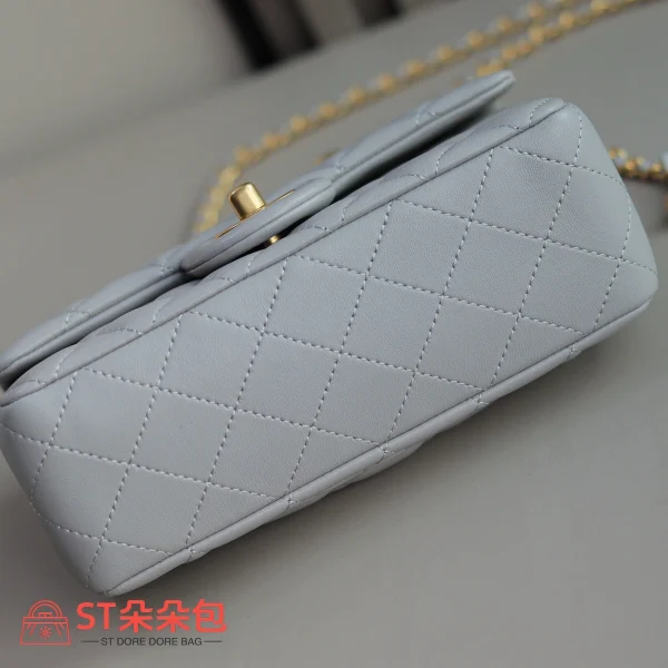 高仿香奈兒/Chanel Classic Flap 經典翻蓋金球小號淺灰單肩斜挎包：圖片 6