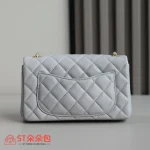 高仿香奈兒/Chanel Classic Flap 經典翻蓋金球小號淺灰單肩斜挎包：圖片 10