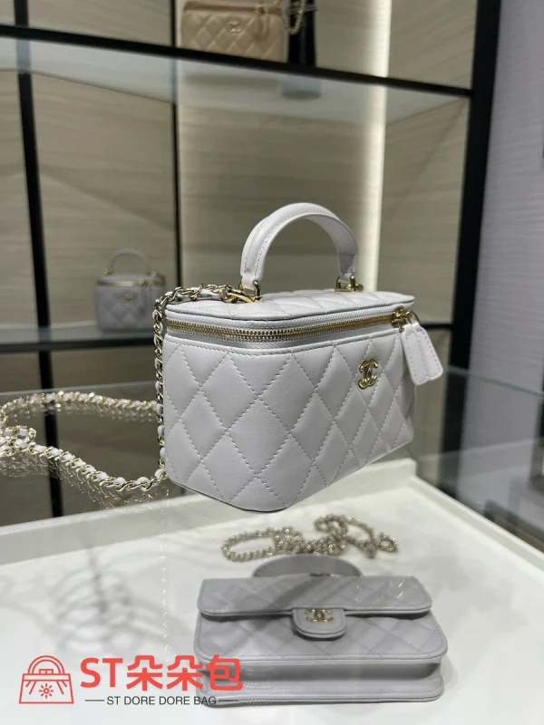 高仿香奈兒/Chanel Vanity Case系列 淺灰色方形菱格紋化妝包：圖片 4