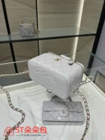 高仿香奈兒/Chanel Vanity Case系列 淺灰色方形菱格紋化妝包：圖片 7