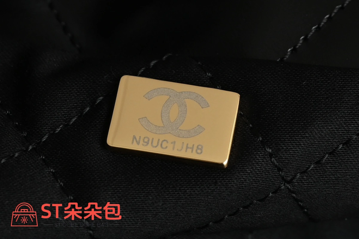 高仿香奈兒/Chanel 22 黑色 購物袋款 10 高仿香奈兒/Chanel 22 黑色 購物袋款