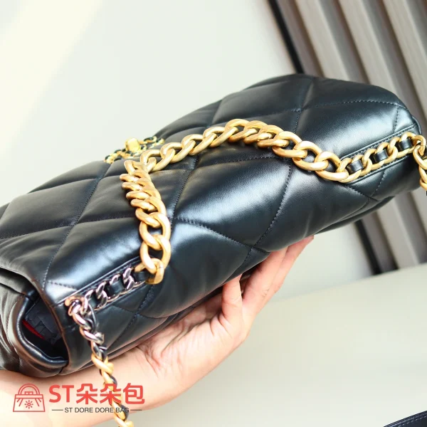 高仿香奈兒/Chanel 19 大號肩背包｜黑色歐洲方框山羊皮：圖片 5